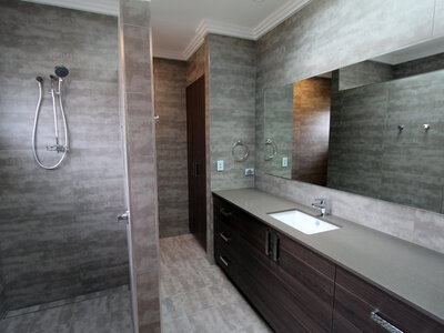 Main Ensuite